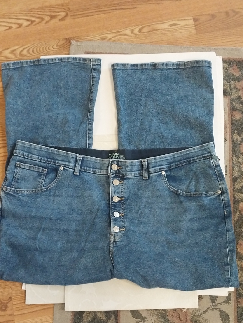 Terra & Sky NWT Women's Flare Leg Button-Fly Jeans Plus Size 28W Lucy Wash Y2K